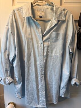 american eagle blue button down